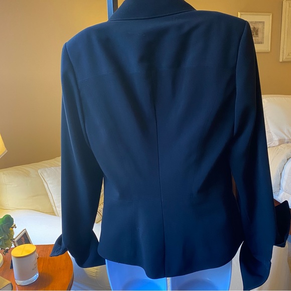 Drama black 3 button blazer with turn back cuffs. Size 8 - Picture 4 of 7